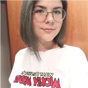 Soy graduada en Bellas artes con nociones en pintura, dibujo y diseño